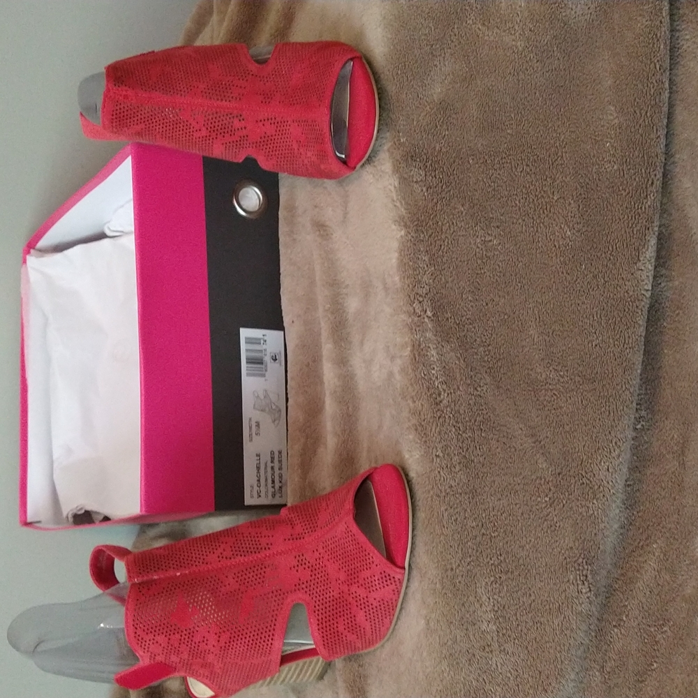 Vince Camuto brand Dachelle style Red color Lux kid suede material Detailed Mesh
